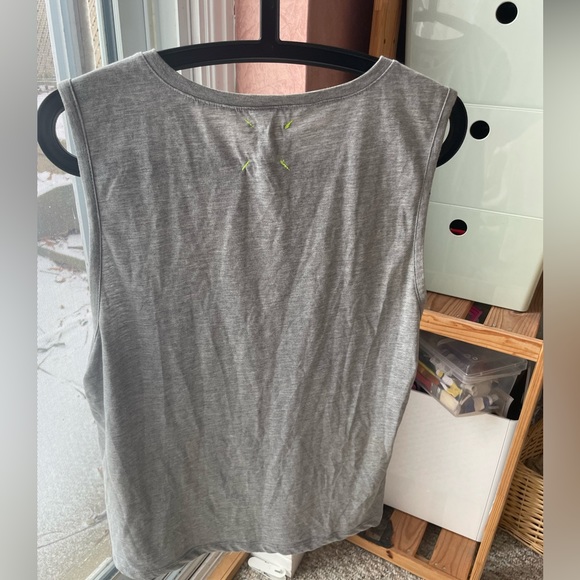 ⚡️2/$20 MANÉGE À TROIS women’s tank top / workout top - Picture 5 of 5